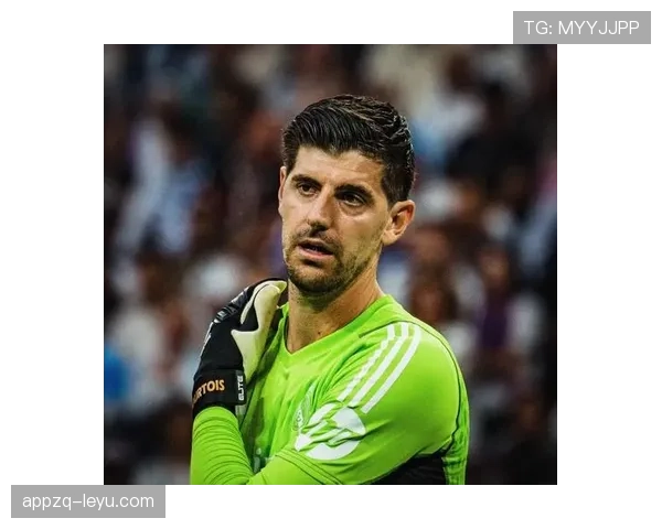 库尔图瓦盛赞安切洛蒂战术智慧,称球队在其带领下焕发新生 库尔图瓦盛赞安切洛蒂战术智慧,称球队在其带领下焕发新生