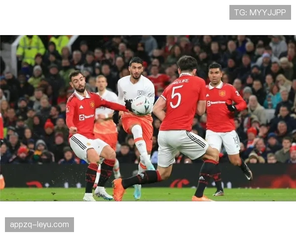 西汉姆联在欧协联中表现稳健，成功战胜对手晋级下一轮