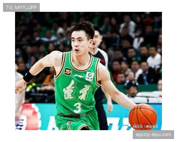 赵继伟场上像老师，场下拎菜回家像邻居大哥，这反差谁受得了